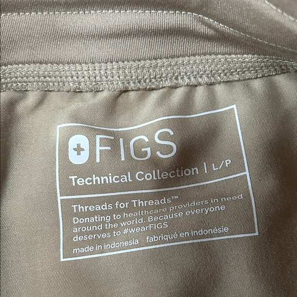 Figs Women's LARGE Khaki Tan Scrub Set - Picture 9 of 10